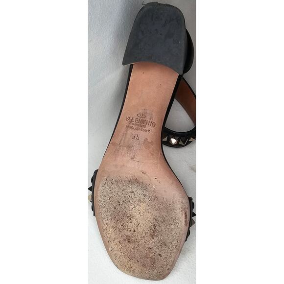 Valentino Garavani Rockstud black leather sandals - Picture 11 of 12